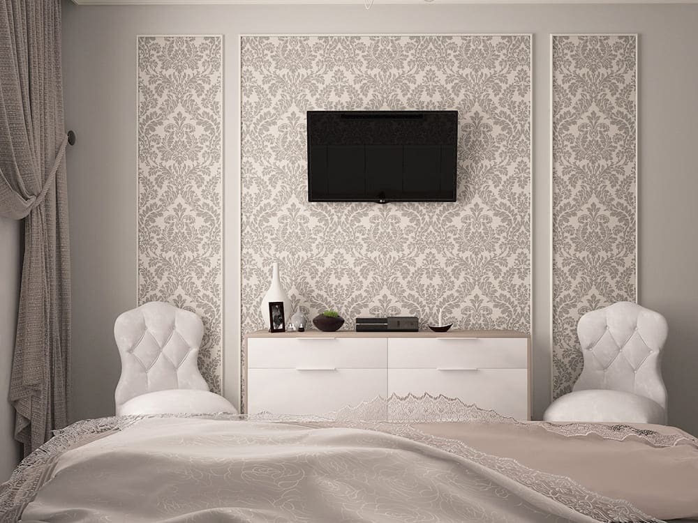 Интерьер спальни с мягкими фактурами и классическим орнаментом, выполненный в Екатеринбурге